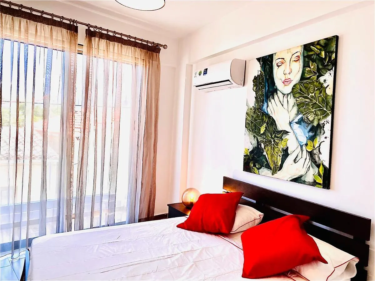 Bali Suites 101 Larnaca 0*,